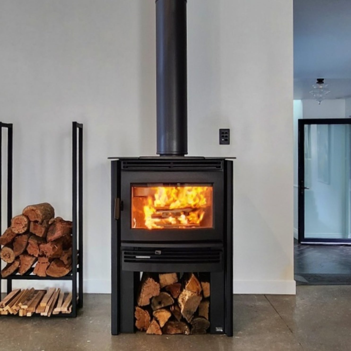 Pacific Energy Neo 1.6 Freestanding with Metallic Black Sides